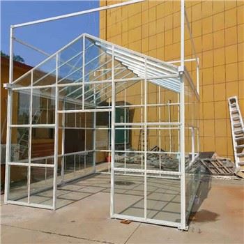 Mini serra da giardino in vetro