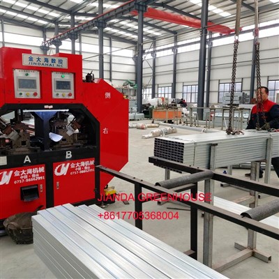 Linea di taglio del materiale per serra
